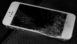 Разбитый экран iPhone 5